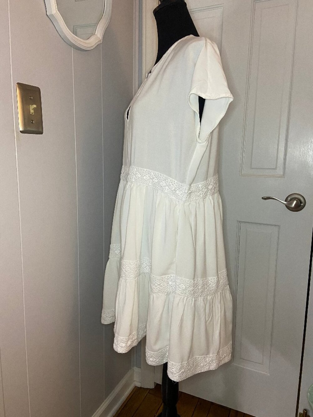 Gibsonlook Baby Doll Embroidered White Mini Dress Size Large - Picture 3 of 5